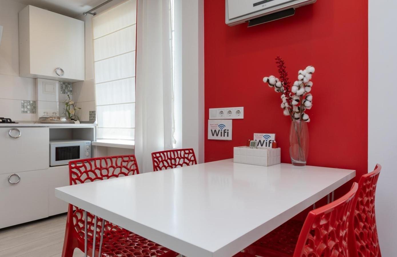 Appartamento Flat24 On Lesi Ukrainki 3 Kiev Esterno foto
