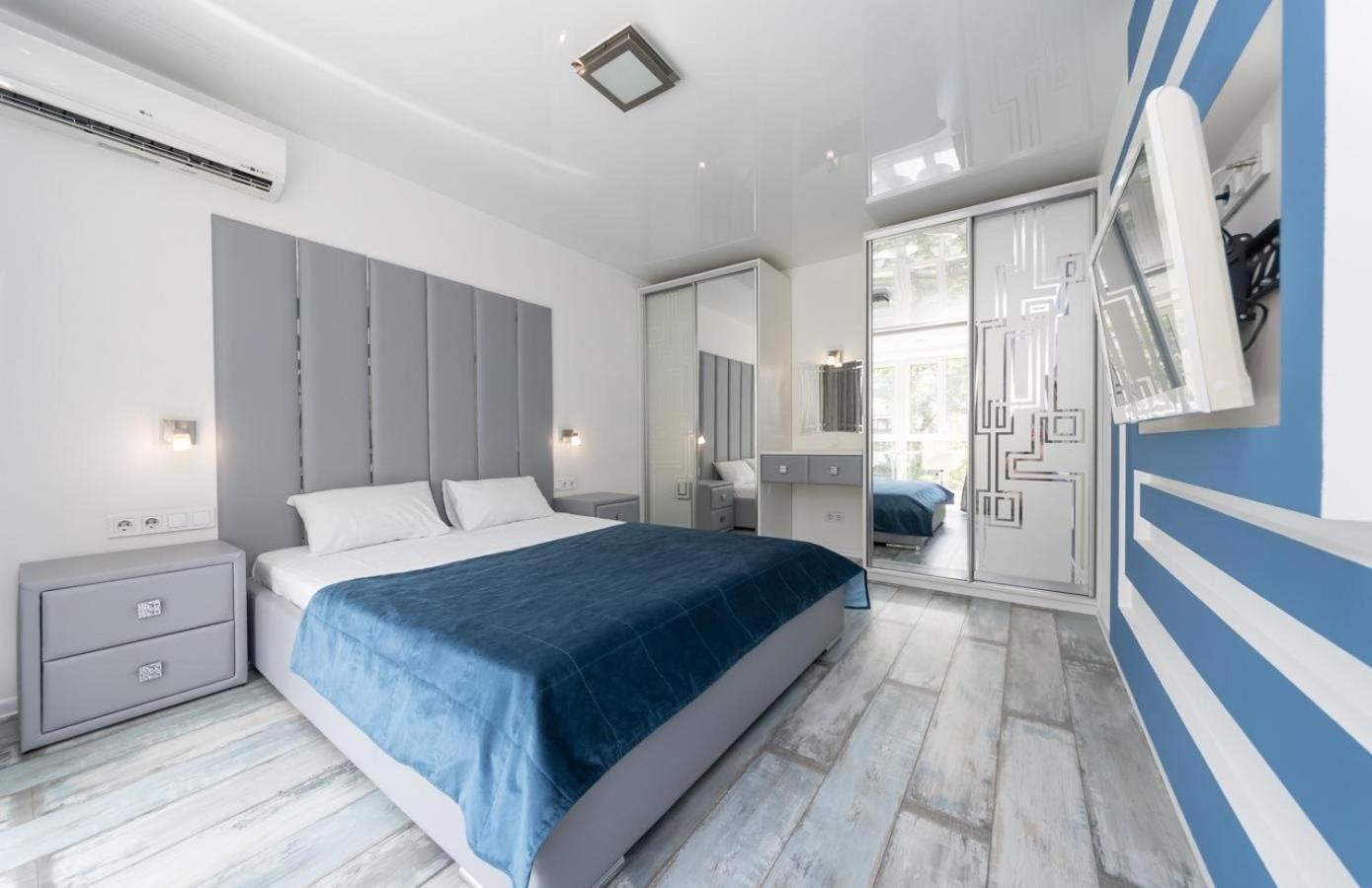 Appartamento Flat24 On Lesi Ukrainki 3 Kiev Esterno foto